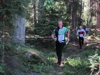 Stefan (str 15) kämpar mot mål