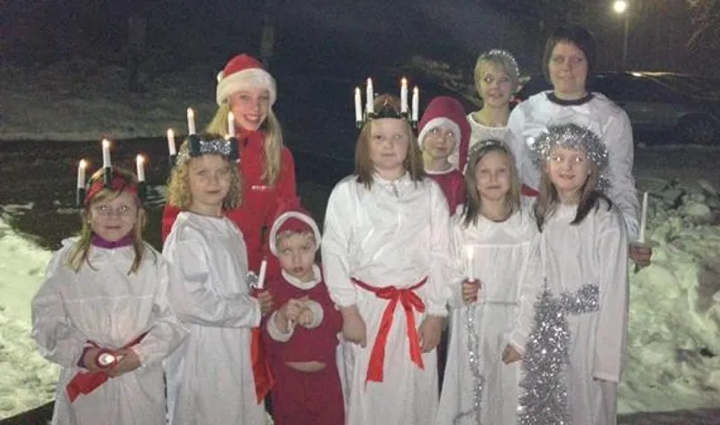 Skinkrace och tomtesmyg med lussetåg